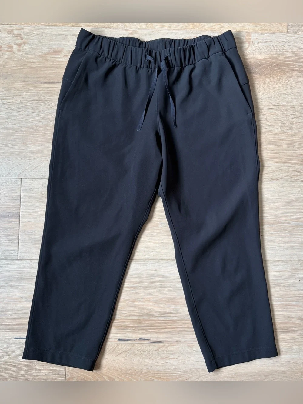 Lululemon On The Fly Crop Woven 23” Black Pants Women’s Size 10 Jogger*P9